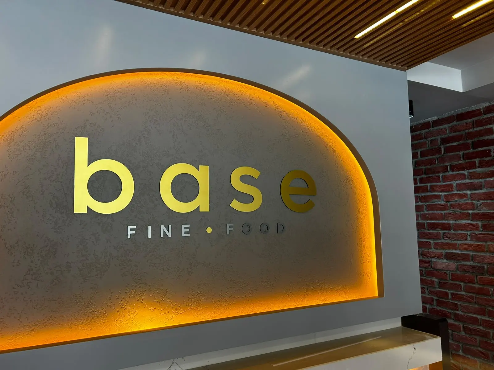 base fine food